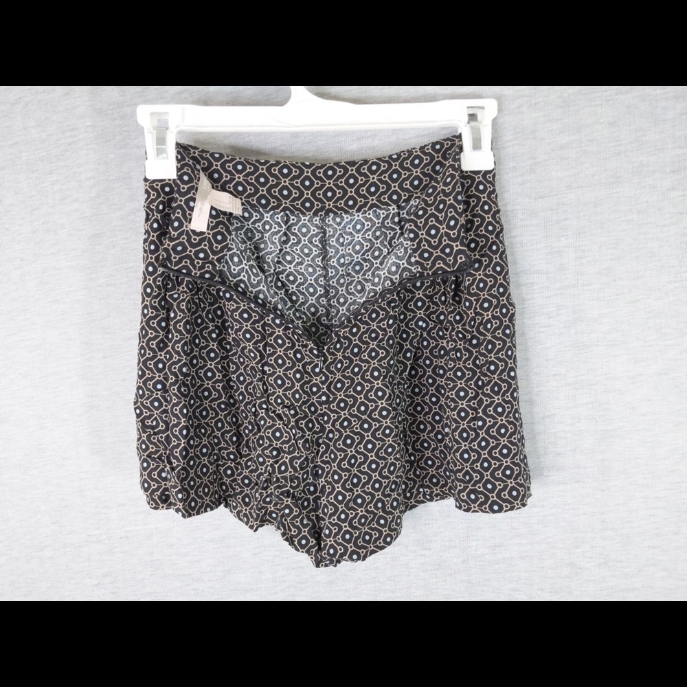 Bundle of Old Navy top & Forever21 Shorts - Picture 11 of 14